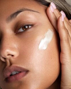 Dose Of Colors Hydra Dose Moisturizer -Camera Ready Cosmetics Dose of Colors Hydra Dose Moisturizer MOISTMODEL 1024x1024 2x 5503c9f2 2ba6 4254 ae7f 52508f16c461