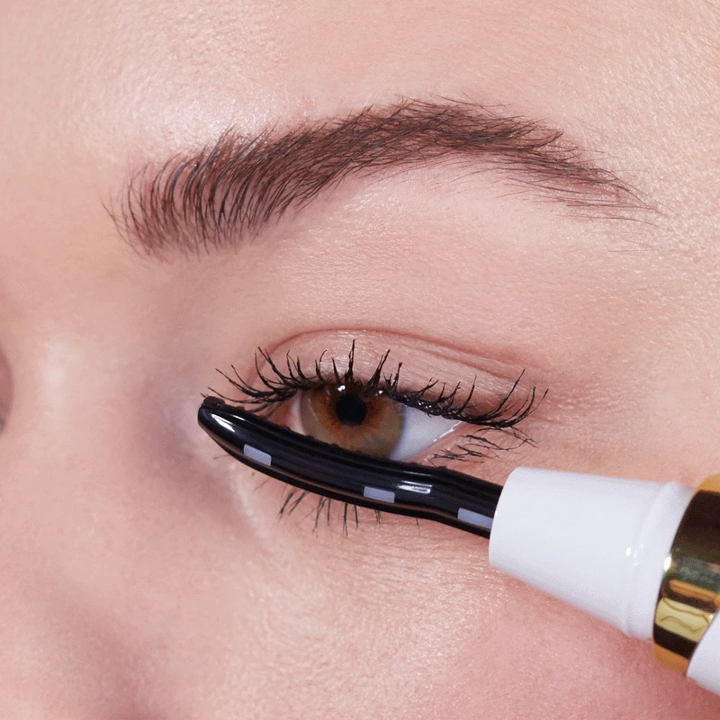 Grande Cosmetics GrandeLASH-LIFT Heated Lash Curler 2 Grande Cosmetics GrandeLASH-LIFT Heated Lash Curler - Image 2