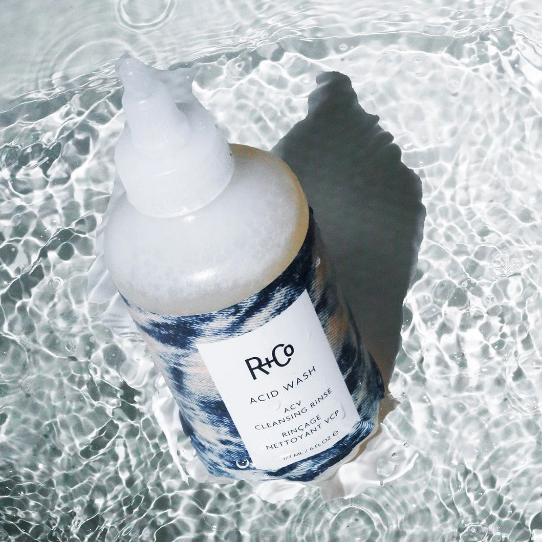 R+Co Lost Treasure Acid Wash Apple Cider Vinegar Cleansing Rinse 4 R+Co Lost Treasure Acid Wash Apple Cider Vinegar Cleansing Rinse - Image 4